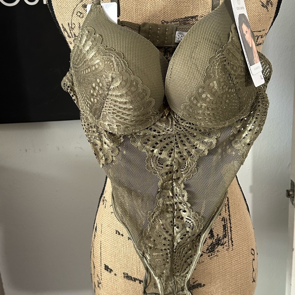 🆕Daisy Fuentes Lace Teddy - Picture 4 of 16